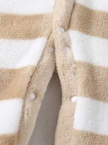 SHEIN Playful Pals 女婴冬季保暖连体衣，采用柔软法兰绒材料