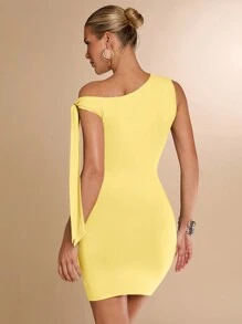 SHEIN BAE Robe mini asymétrique sans manches avec torsion à l'avant du cou, grise unie, minimaliste et polyvalente, parfaite pour les vacances et les sorties