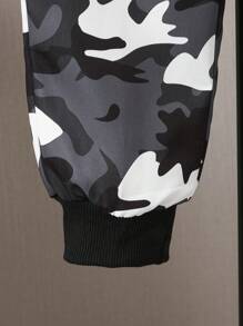 SHEIN Tween Boy 户外保暖简约街头风实用长裤和连帽衫套装