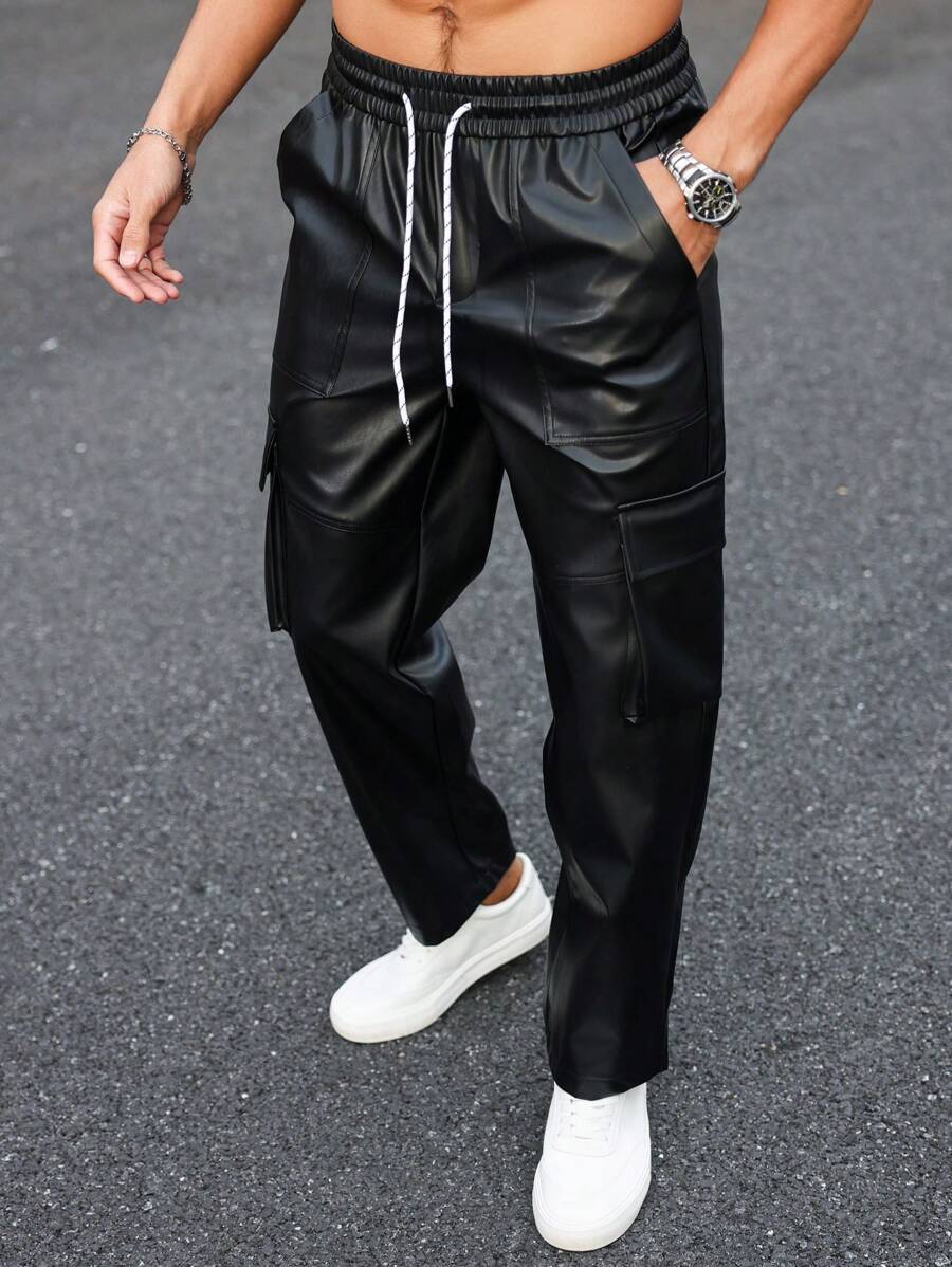 Manfinity Roughcore 男士抽绳腰部工装口袋 PU 皮革直筒宽松时尚裤，适合秋冬 - 黑色 - 查看 1