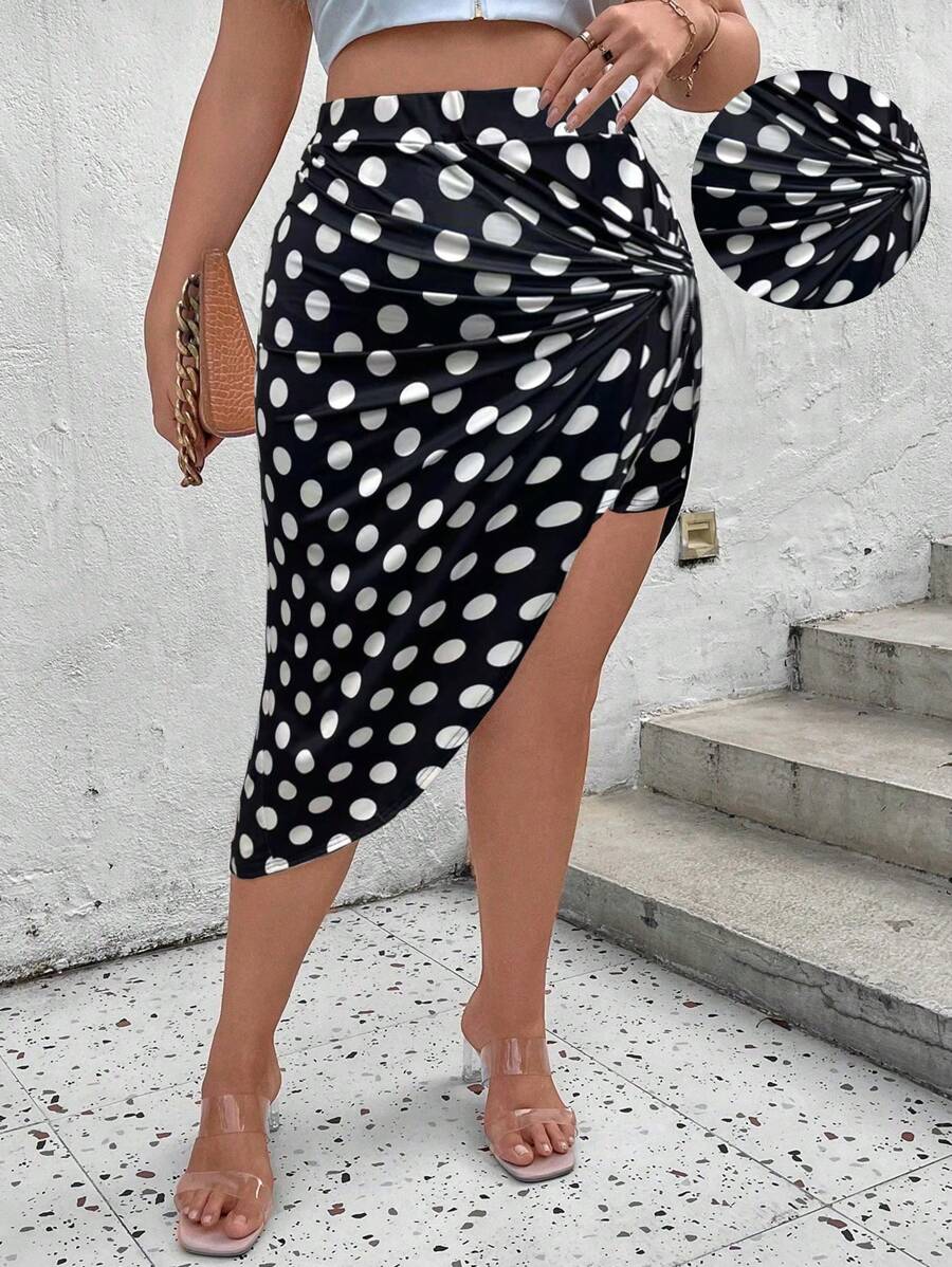 SHEIN Clasi Plus Size Women Summer Solid Color Ruched Mid-Waist High Stretch 2 In 1 Sexy Mini Skirt - Black and White - View 1