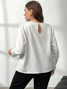 SHEIN Privé Camisa casual de manga larga con cuello de volantes, corte entallado, para uso de oficina, tallas grandes para mujer