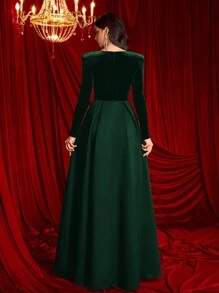 Glamrae 优雅天鹅绒和缎子拼布长袖奢华水钻装饰 A 字晚礼服、婚礼宾客礼服 - 墨綠色 - 查看 3