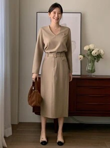 DAZY 2pcs/Set French Fashion V-Neck Blouse And Straight High-Waisted Skirt