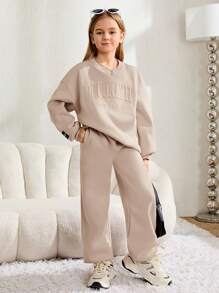 Conjunto de 2 piezas (sudadera y pantalón deportivo) informal suelto para niña preadolescente con detalles grabados con letras y parche gráfico de letras en cuello redondo