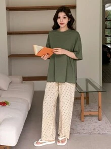 DAZY 2 件纯色宽松 T 恤和碎花睡裤睡衣套装