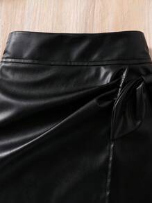 SHEIN 2 件年轻女孩通勤休闲时尚蝴蝶印花上衣 + 皮裙套装，秋冬新款长袖 T 恤，蓬松袖口，个性蝴蝶结系带皮裙，韩版，温暖，时尚，适合各种场合 - 黑色 - 查看 7