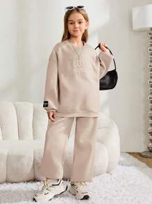 Conjunto de 2 piezas (sudadera y pantalón deportivo) informal suelto para niña preadolescente con detalles grabados con letras y parche gráfico de letras en cuello redondo