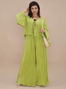 SHEIN VCAY Set de 2 piezas de talla grande: Camisa plisada con estampado de cuadros y pantalón de pierna ancha