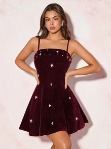 Glamine Vestido mini de estilo princesa de terciopelo rojo con tirantes de espagueti, detalles de perlas y bajo en A, diseño primaveral y veraniego, ideal para el Día de San Valentín, citas y fiestas de Año Nuevo