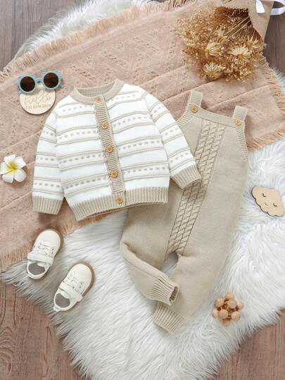 SHEIN Vintaside Kids 男婴时尚毛衣套装！圆领长袖条纹开衫，搭配时尚夹克外套，内搭背带裤。柔软亲肤，舒适穿搭，享受温馨童年。两件套设计，轻松搭配。