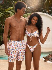 Manfinity VDAYZ 1 pieza Pantalones cortos casuales de playa con cordón en la cintura, estampado floral de estilo casual, traje de baño a juego para parejas, hawaiano