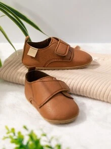 舒适柔软的婴幼儿运动鞋，适合日常活动