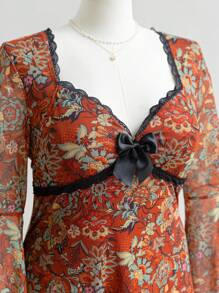 Soleia Blusa con cuello en V, mangas de campana de malla y lazo en talla grande para mujer, con estampado floral vintage en rojo y marrón