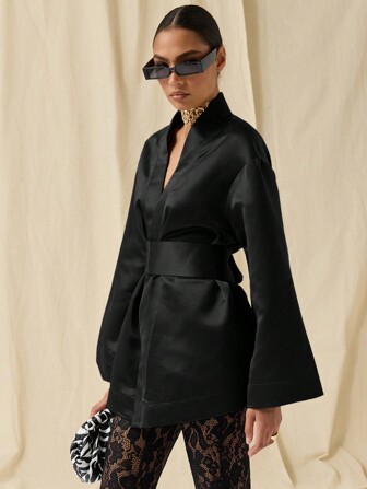 COSMINA Robe mini moulante aux manches évasées et à la taille, couleur unie, pour l'automne
