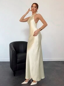 Aloruh 香槟色缎面交叉后背扭纹细节露背女式连衣裙 - 黃色 - 查看 6