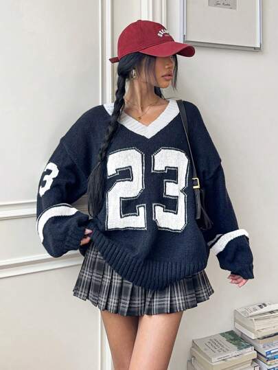 Muchica Valentine's Day V-Neck Black & White Heart Print Pullover Sweater, Minimalist Fashion Casual Everyday Wear For Women In Fall/Winter