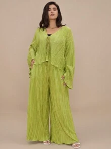 SHEIN VCAY Set de 2 piezas de talla grande: Camisa plisada con estampado de cuadros y pantalón de pierna ancha