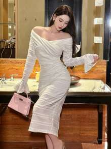 DAZY Vestido midi de mujer elegante de unicolor con hombros descubiertos, mangas acampanadas texturizadas, volantes y manga larga para otoño