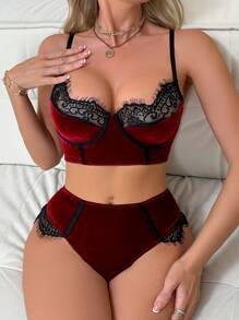 Conjunto de sujetador con aros y pantie de encaje con contraste de colores