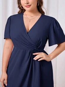 SHEIN Clasi Plus Size Solid V-Neck Short Sleeve Casual Mini Dress - Royal Blue - View 3