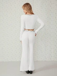 Easelle 白色针织女式两件套服装，带蝴蝶结装饰长袖短款上衣和紧身裤 - 白色 - 查看 3