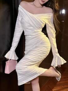 DAZY Vestido midi de mujer elegante de unicolor con hombros descubiertos, mangas acampanadas texturizadas, volantes y manga larga para otoño