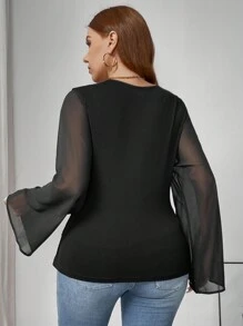 SHEIN Frenchy Blusa casual minimalista de cuello en V, para uso diario, para mujer talla grande