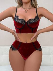 Conjunto de sujetador con aros y pantie de encaje con contraste de colores
