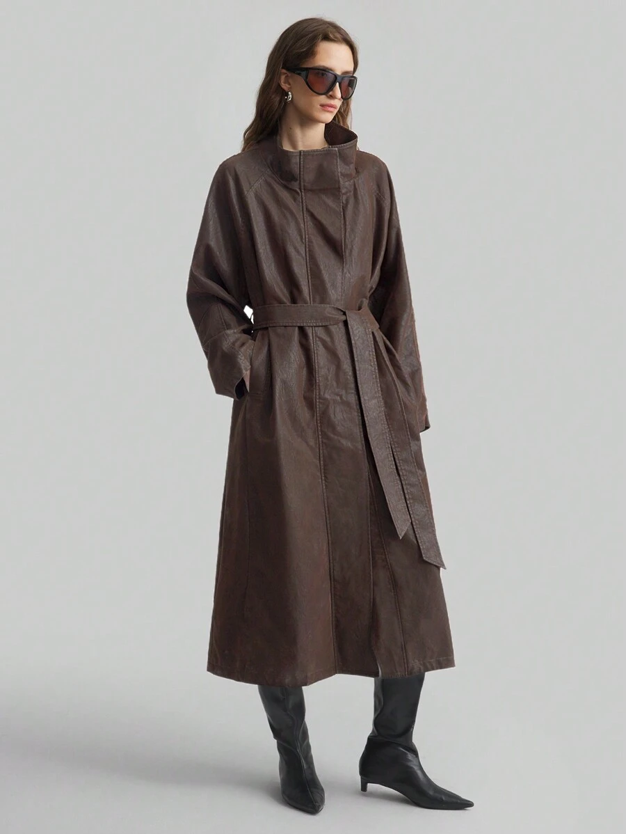 Ontre Chaqueta cortavientos larga con decoración de cinturón de PU marrón de ajuste holgado para mujer, chaqueta larga marrón