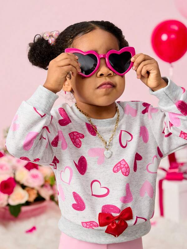 Baby Girls Round Neck Long Sleeve Heart Print 3D Bow Decor Sweatshirt And Solid Color Long Slim Fit Pants Set, Beautifully Designed And Adorable, Suitable For Outing, Valentine's Day, And Spring/Autumn Wear