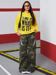 SHEIN ICON Pantalones cargo de mujer de cintura baja y ajuste holgado con estampado de camuflaje - Verde militar - Ver 6