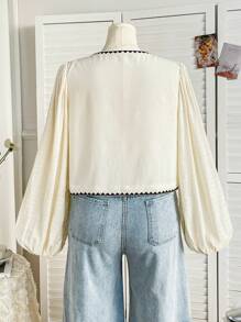 Soleia 女式加大码 V 领白色面料长袖黑色花卉刺绣灯笼袖系腰衬衫 - 黑與白 - 查看 2