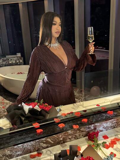 Viva Relle Set de 2 piezas para mujer talla grande - Blusa de mangas acampanadas con cuello en V profundo y plisado y minifalda de unicolor, de moda