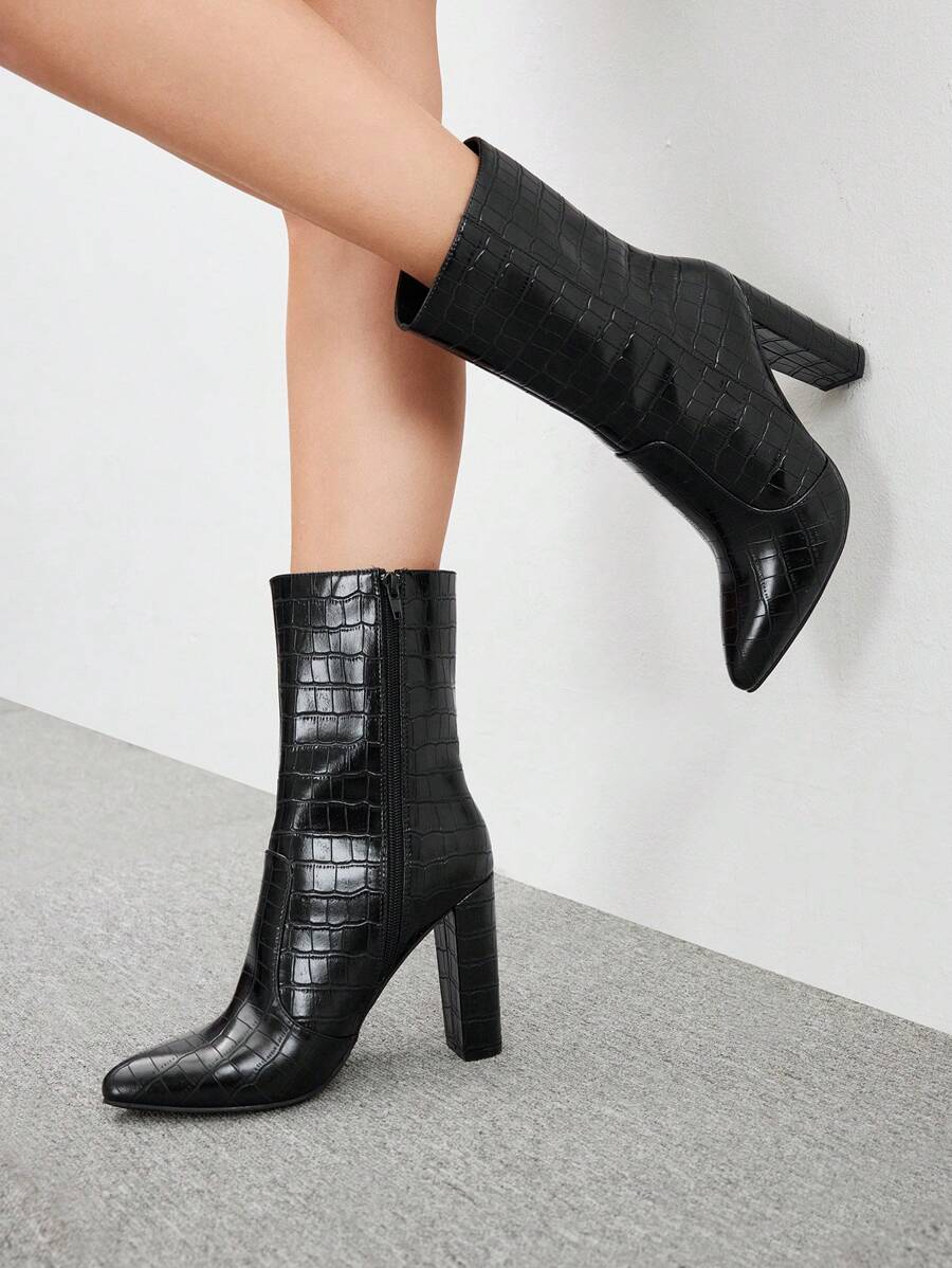 CUCCOO BIZCHIC 女士时尚尖头皮革高跟踝靴，适合圣诞节和新年假期氛围秋冬季 - 黑色 - 查看 1