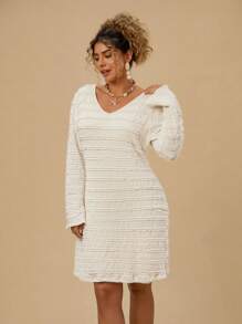 SHEIN VCAY Vestido corto de manga acampanada, escote en V, espalda descubierta, en tejido elástico jacquard, adecuado para vacaciones, playa, fiesta, día festivo, talla grande - Beis - Ver 7