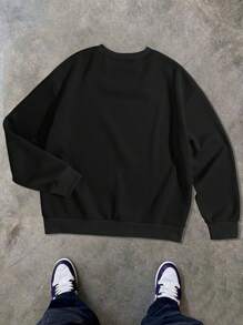 Manfinity EMRG 大码男士图案和字母印花圆领长袖运动衫外出黑色图案运动衫，适合朋友、丈夫、男朋友的礼物 - 黑色 - 查看 2