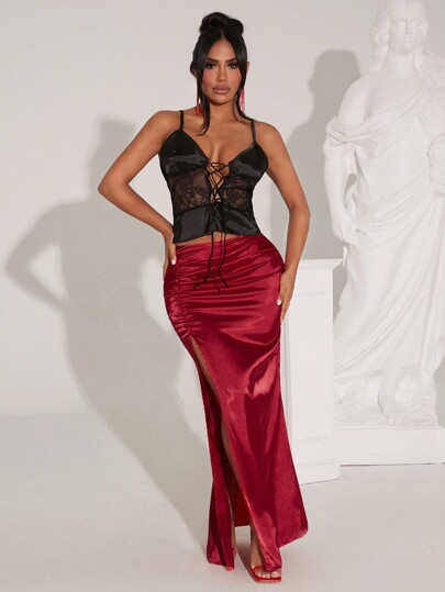 SHEIN SXY Set de 2 piezas para mujer con Top corta de tirantes finos con parches de encaje y falda de cola de sirena de un solo color