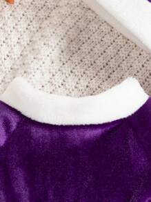 SHEIN 女婴圣诞假日套装，包括天鹅绒领口和袖口长袖连体衣、喇叭腰带和圣诞帽 - 紫丁香色 - 查看 3