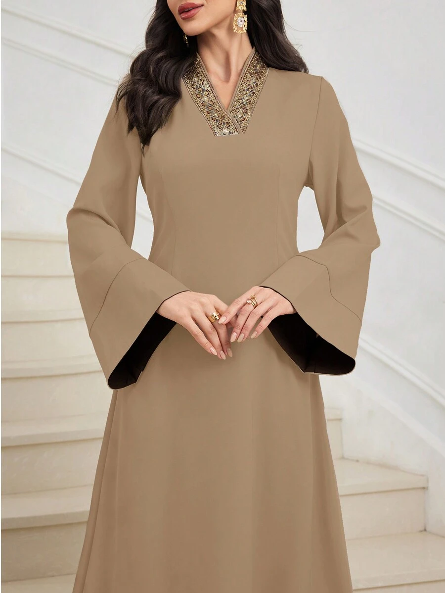 Al Najma 2024 春秋新款 V 领修身浅色阿拉伯风格连衣裙，优雅长款 Jalabiya 阿拉伯连衣裙，适合晚会/婚礼嘉宾/周年纪念，端庄