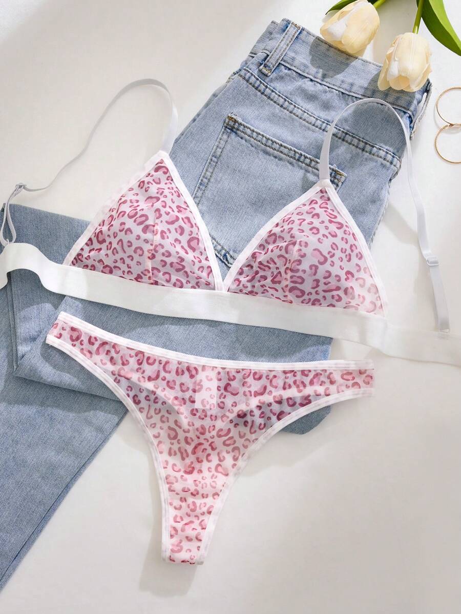 2pcs Women's Sexy Lingerie Set (Wireless Bra And Thong)