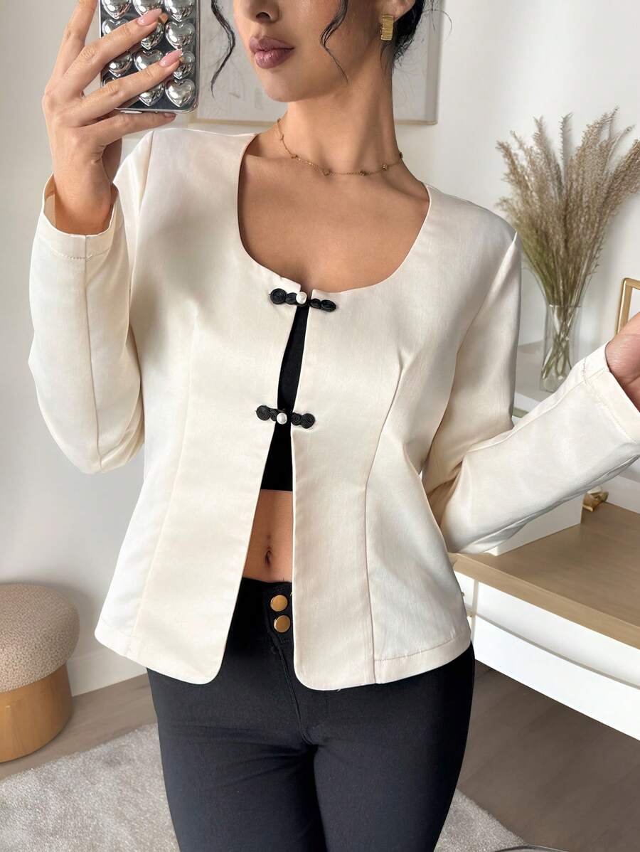 Chiquease 杏色缎面长袖开衫，双扣装饰，圆领，短款，秋冬季百搭女士夹克 - 杏色 - 查看 1