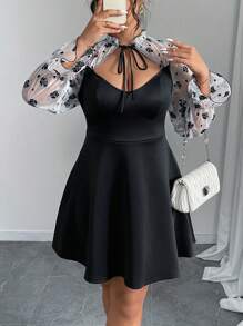 SHEIN Unity Vestido de punto de manga larga con escote en V profundo y corte bajo, con malla de foil plateada de rosa, corte evasé en talla grande