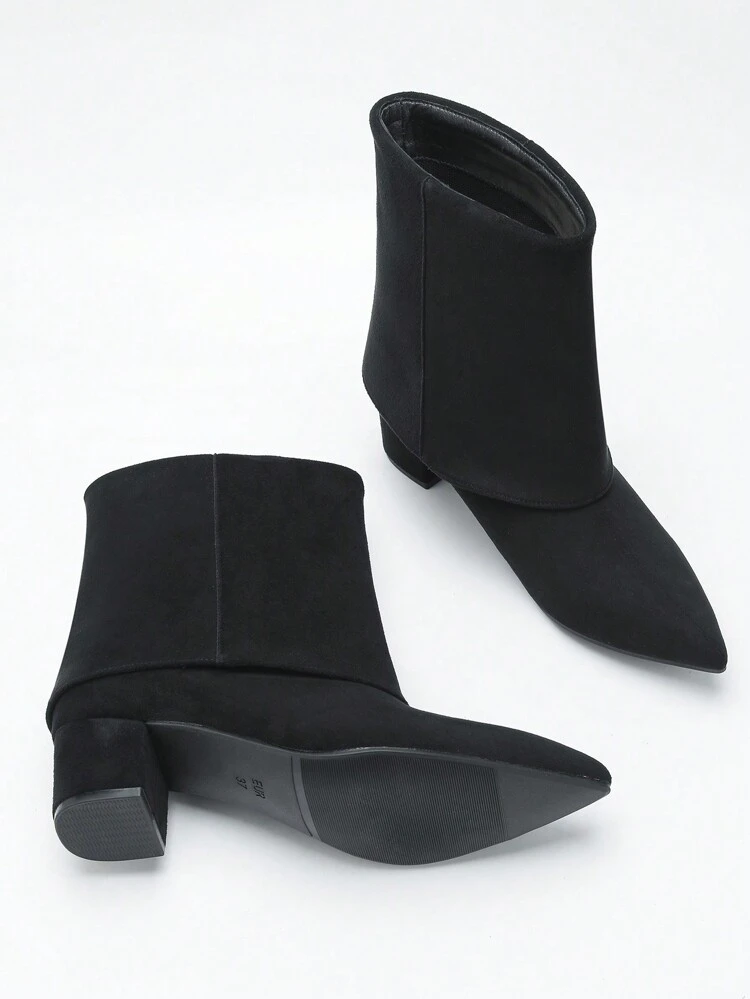 CUCCOO CURVES Botas negras de Chelsea con punta puntiaguda y banda elástica de ajuste ancho para mujer, diseño de estilo coreano casual de moda con botines de tobillo cortos y cierre tipo pull-on, nuevos para Año Nuevo y vacaciones