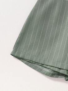 Girls Casual Striped Suit Set, Minimalist Striped Girls Suit Set, Fashion Versatile, Suitable For 4-7 Years Old Girls, Includes Sleeveless Blazer Top And High-Waist Button Skort, Made Of Lightweight Fabric, Suitable For Spring/Summer Wear. Suitable For Formal Occasions, Family Gatherings And Photo Shoots, Classic Gray Striped Design, Can Be Matched With Small Leather Bag And Headband, Showing Elegant Elegant, Let Young Girl Wear Office Style. - Grey - View 5