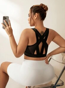 Easithlete Plus Size Contrasting Slogan Elastic Sports Bra - White - View 5