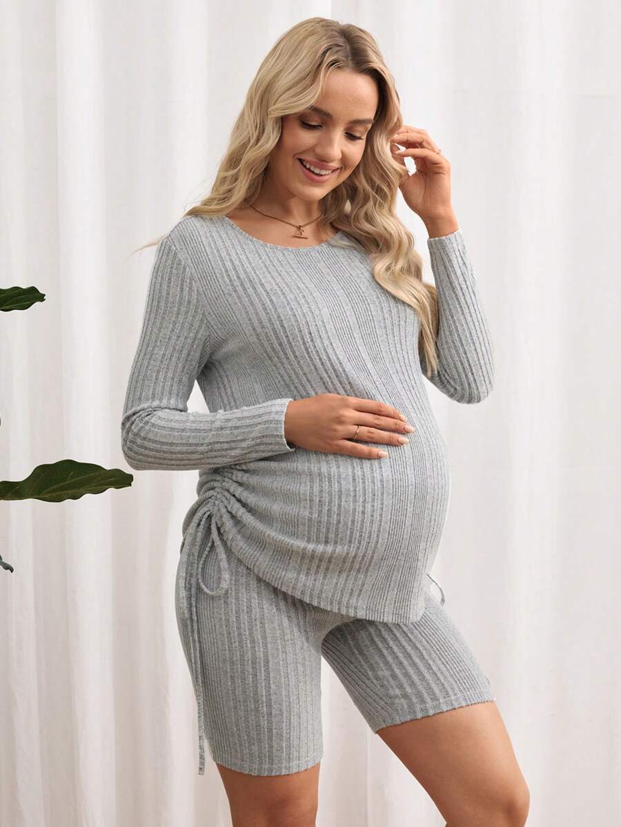 SHEIN ملابس للحوامل، سيت من قطعتين "ملابس علوية بسحاب جانبي وشورت"، بلون سادة - رمادي - مشاهدة 1