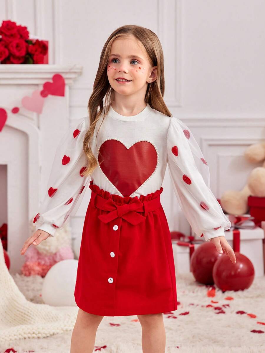 Set de 2 piezas con blusa con panel de malla decorado con estampado de corazón y mini falda para niñas, para el Día de San Valentín - Multicolor - Ver 1