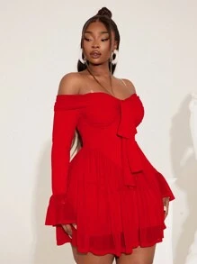 SHEIN SXY Robe mini style évasé pour femmes grandes tailles, sans bretelles, plissé épaules dénudées, manches volantées, couleur rouge unie. Convient pour l'automne/hiver, tous les jours, festivals de musique, concerts, fêtes de carnaval, soirées de Noël, sorties, anniversaires, enterrements de vie de jeune fille. Coupe flatteuse, contrôle du ventre, style casual chic pour toutes les occasions.