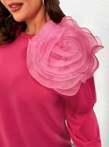 SHEIN Clasi Sweatshirt à col ras-du-cou à manches longues pour femme grande taille avec appliqué 3D en forme de rose - Rose vif - Voir 6